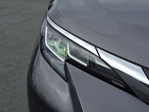 Used 2021 Toyota Sienna XLE AWD/4WD image 11