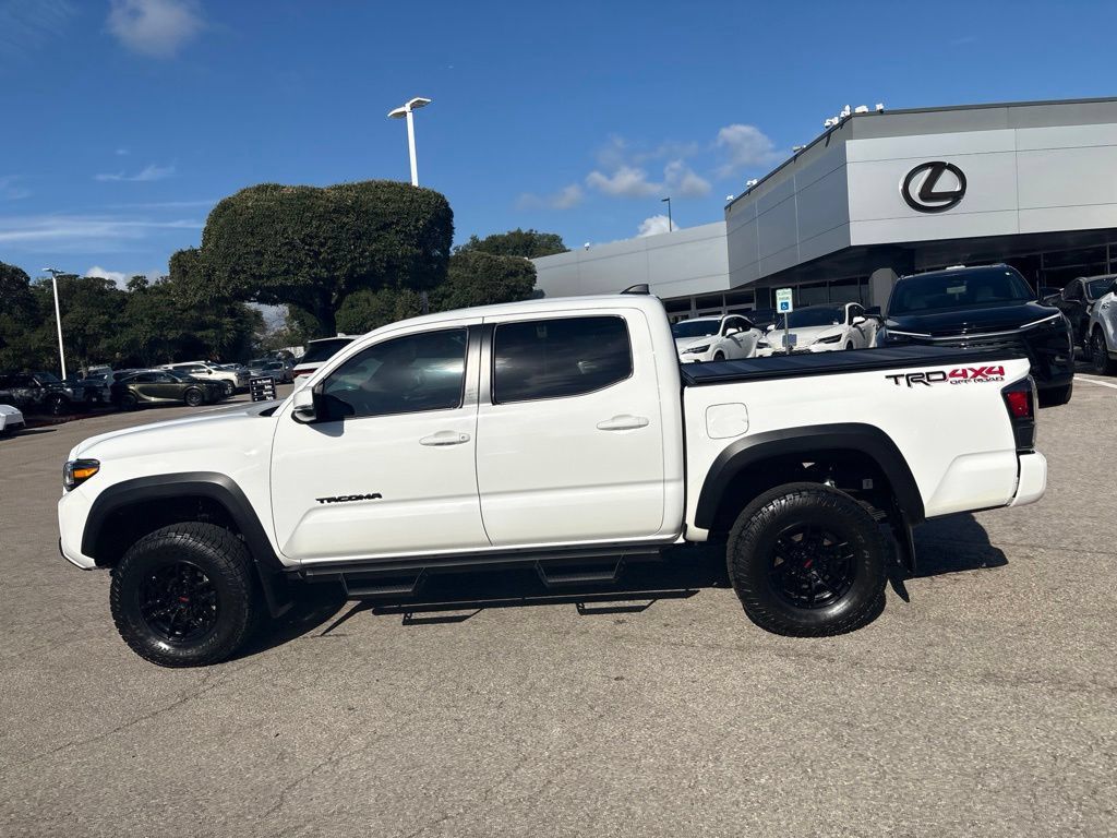 Used 2021 Toyota Tacoma TRD Off-Road w/ Technology Package AWD/4WD image 2