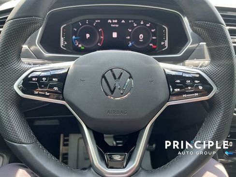 Used 2024 Volkswagen Tiguan SEL R-Line w/ MDO Package, Two-Row AWD/4WD image 18