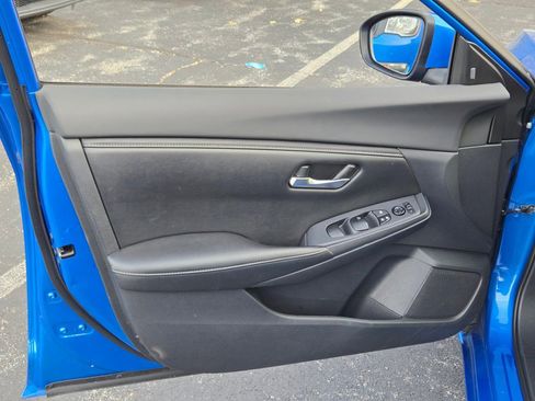 Used 2023 Nissan Sentra SV image 17