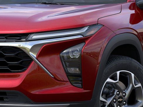 New 2026 Chevrolet Trax LT w/ Sunroof Package FWD image 10
