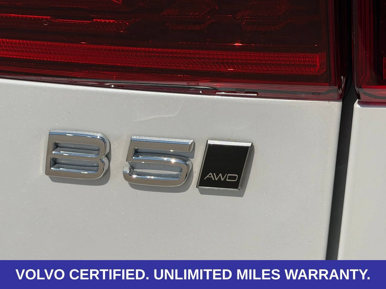 Certified 2026 Volvo XC60 B5 Plus AWD/4WD image 9