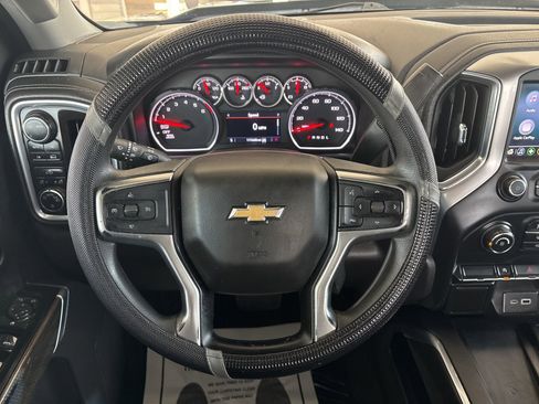 Used 2020 Chevrolet Silverado 1500 LT image 22