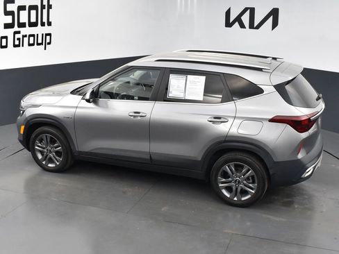 Used 2021 Kia Seltos S image 11