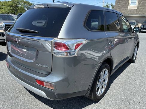 Used 2015 Mitsubishi Outlander SE FWD image 4