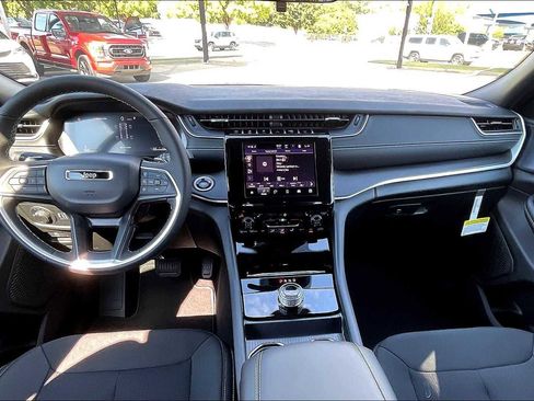 New 2025 Jeep Grand Cherokee Laredo X w/ Luxury Tech Group I image 5