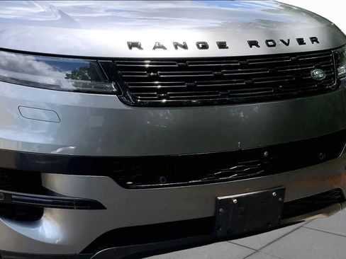 Used 2025 Land Rover Range Rover Sport SE AWD/4WD image 29