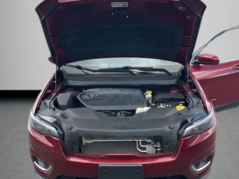 Used 2019 Jeep Cherokee Limited image 16