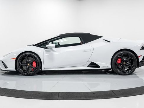 Used 2023 Lamborghini Huracan EVO RWD image 42
