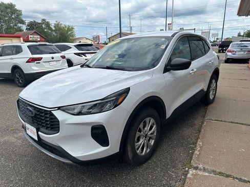 Used 2024 Ford Escape Active w/ Tech Pack #1 AWD/4WD image 3