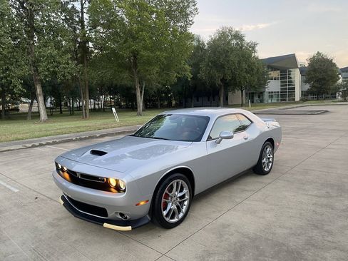 Used 2022 Dodge Challenger GT AWD/4WD image 10