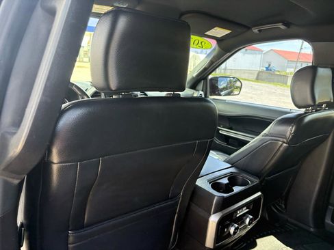 Used 2019 Ford Expedition XLT w/ Equipment Group 201A AWD/4WD image 30
