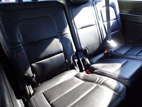 Used 2020 Lincoln Navigator Reserve image 13