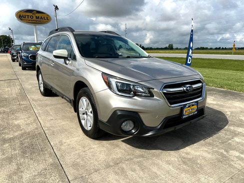 Used 2019 Subaru Outback 2.5i Premium w/ Popular Package #2 image 3