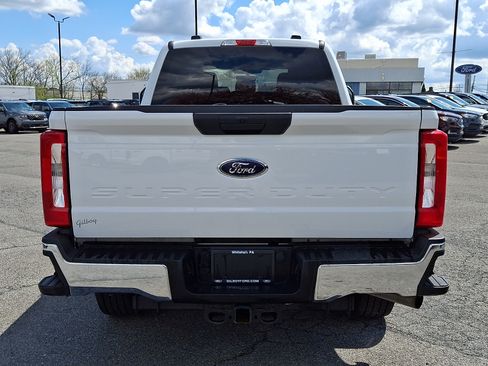 Used 2025 Ford F250 XLT w/ Snow Plow Prep Package AWD/4WD image 5
