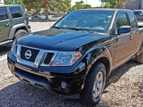 Used 2012 Nissan Frontier SV RWD image 1