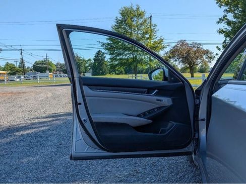 Used 2018 Honda Accord EX-L image 10
