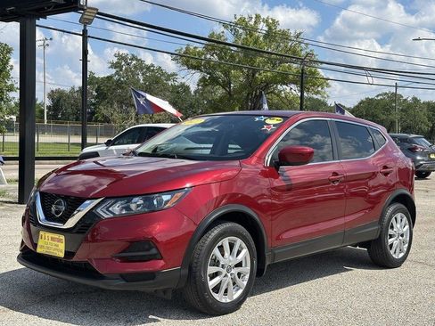 Used 2022 Nissan Rogue Sport S image 3