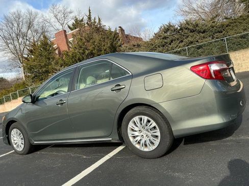 Used 2014 Toyota Camry LE image 6