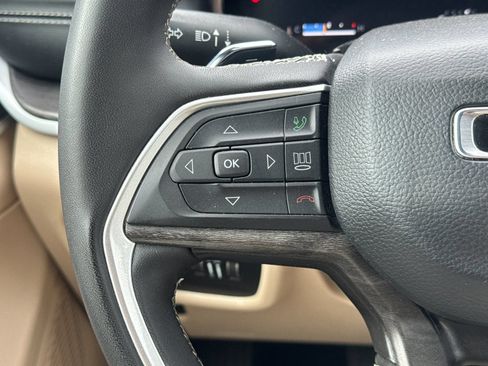 Used 2024 Jeep Grand Cherokee Limited AWD/4WD image 27