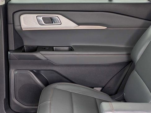 Certified 2025 Ford Explorer Active w/ Active Comfort Package image 20