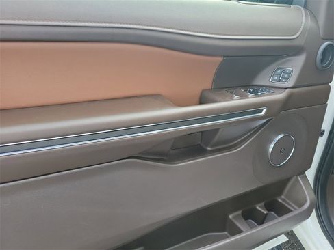 Used 2024 Ford Expedition King Ranch image 20