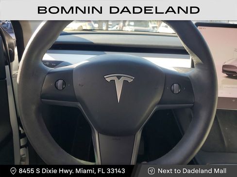 Used 2022 Tesla Model Y Long Range image 7