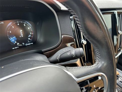 Used 2018 Volvo S90 T5 Momentum w/ Convenience Package image 25
