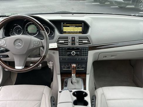 Used 2011 Mercedes-Benz E 350 Cabriolet image 10
