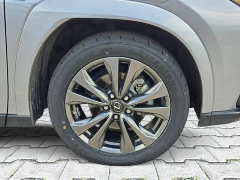 Used 2023 Lexus UX 250h F Sport FWD image 3