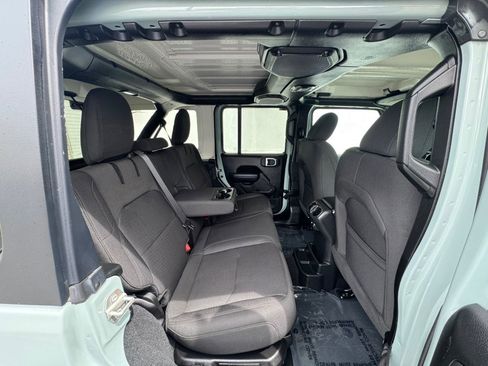 Used 2023 Jeep Wrangler Unlimited w/ Cold Weather Group AWD/4WD image 12