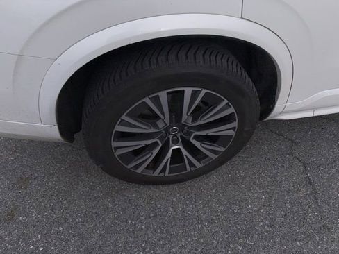 Used 2021 Volvo XC90 T6 Momentum image 9