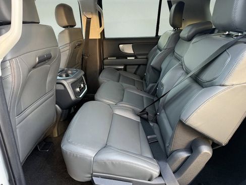 New 2026 Ford Expedition Active image 11