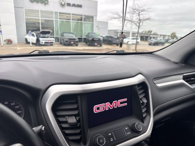 Used 2023 GMC Acadia SLT AWD/4WD image 7