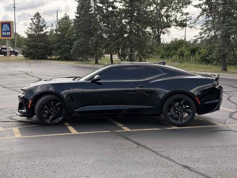 Used 2021 Chevrolet Camaro LT w/ RS Package RWD image 8