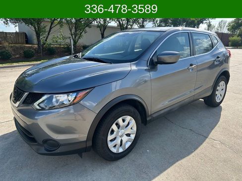Used 2019 Nissan Rogue Sport S image 1