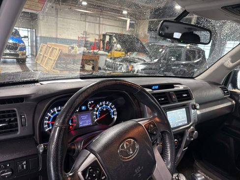 Used 2016 Toyota 4Runner SR5 AWD/4WD image 11