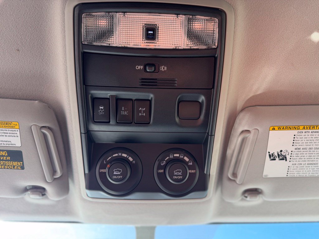 Used 2018 Toyota 4Runner TRD Off-Road AWD/4WD image 34