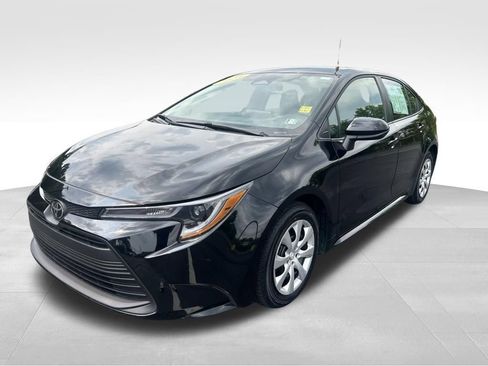 Certified 2024 Toyota Corolla LE FWD image 1