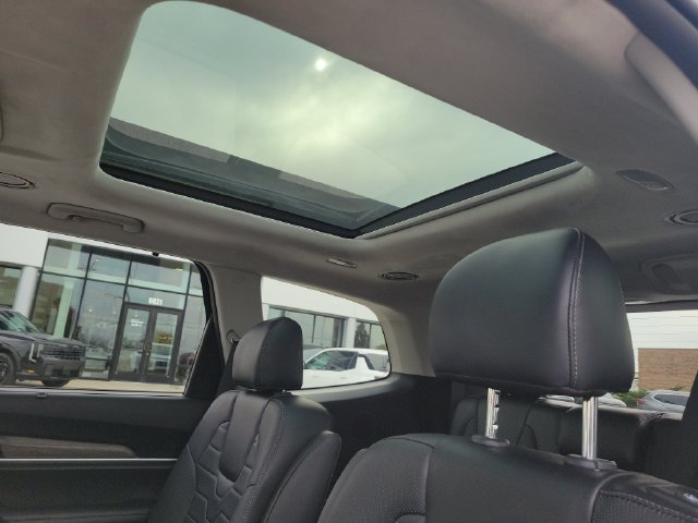 Certified 2022 Kia Telluride SX w/ SX Prestige Package AWD/4WD image 13