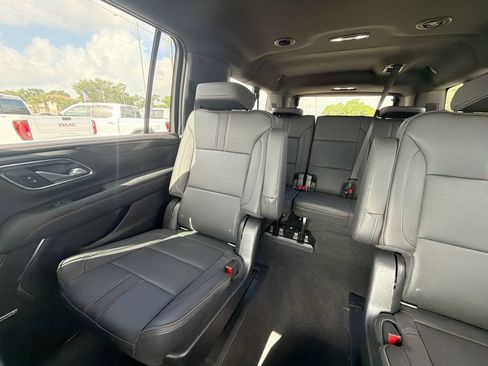Used 2022 Chevrolet Suburban RST w/ Luxury Package AWD/4WD image 34