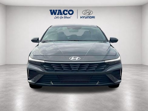 Used 2025 Hyundai Elantra Sport FWD image 12
