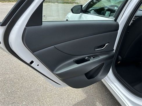Used 2024 Hyundai Elantra SEL w/ Convenience Package image 23