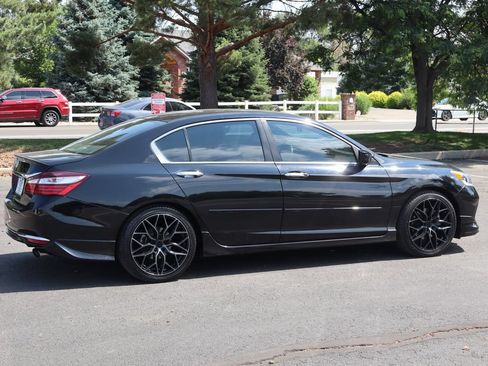 Used 2016 Honda Accord Sport image 4