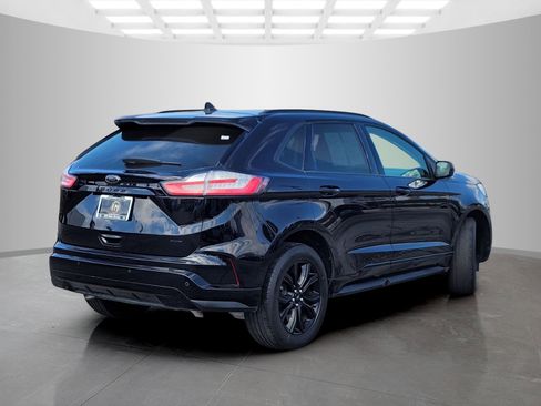 Used 2023 Ford Edge SE w/ Black Appearance Package image 5