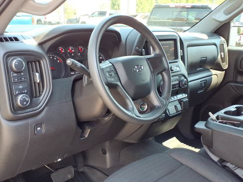 Used 2024 Chevrolet Silverado 1500 Custom Trail Boss w/ Midnight Edition AWD/4WD image 9