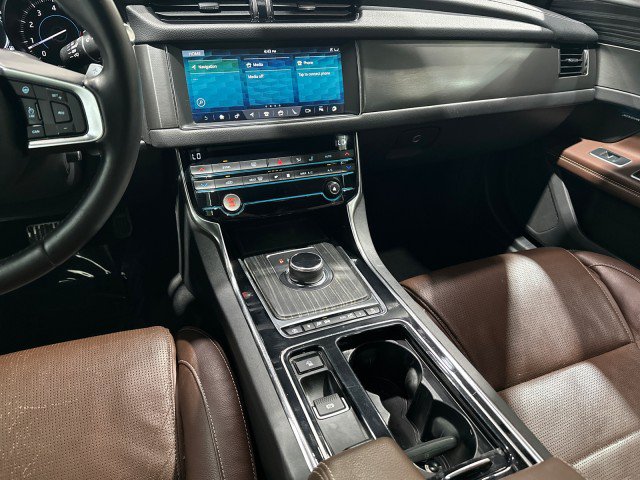 Used 2019 Jaguar XF S AWD/4WD image 92