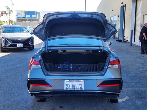 Used 2025 Hyundai Elantra SEL FWD image 11