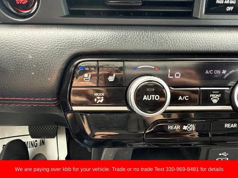 Used 2025 Honda Pilot Black Edition image 25
