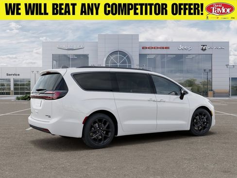 New 2027 Chrysler Pacifica Limited AWD/4WD image 4